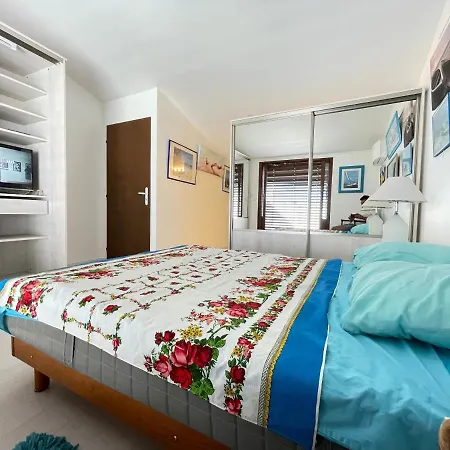 Chambre, Balcon, Vu Remparts, Clim Homestay